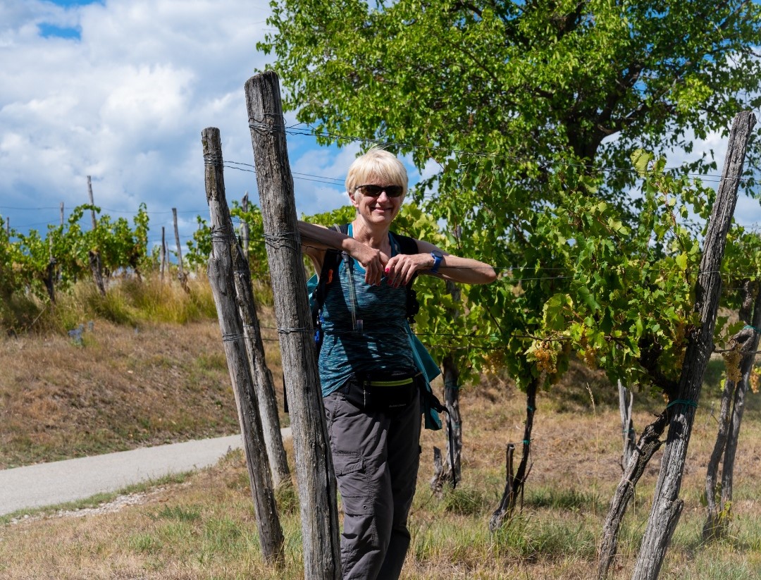 Három évtizede barátságban a magyar borászokkal – interjú Caroline Gilbyvel