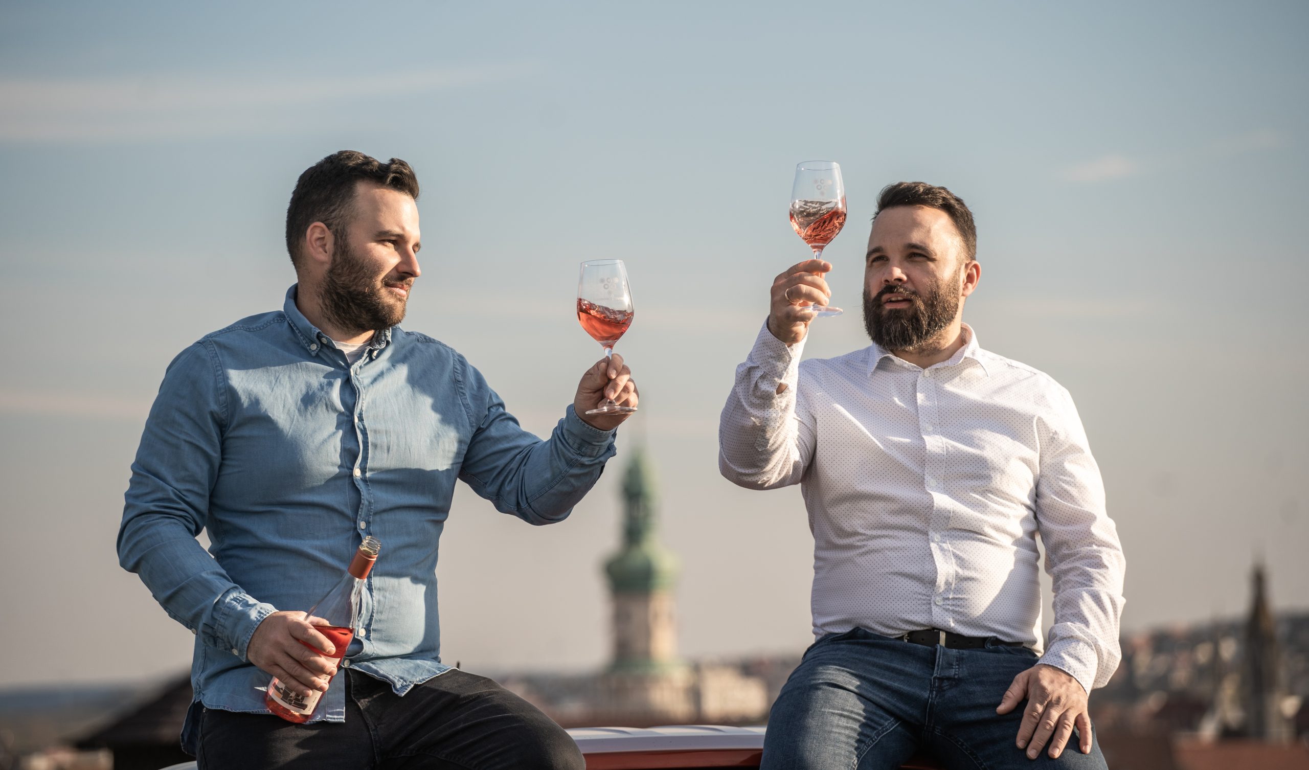 TC3B6kC3A9letes_C3B6sszhangban__PC3A9ter_a_borkC3A9szC3ADtC3A9sC3A9rt_felel2C_Csaba_szC591lC591t_C3A9s_az_C3A9rtC3A9kesC3ADtC3A9st