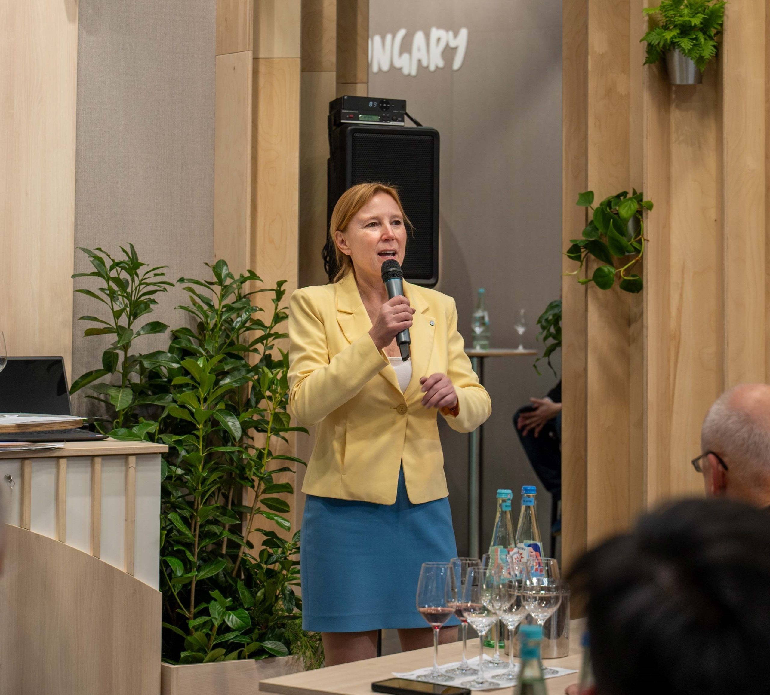 mbu_yvonne_prowein1b-1