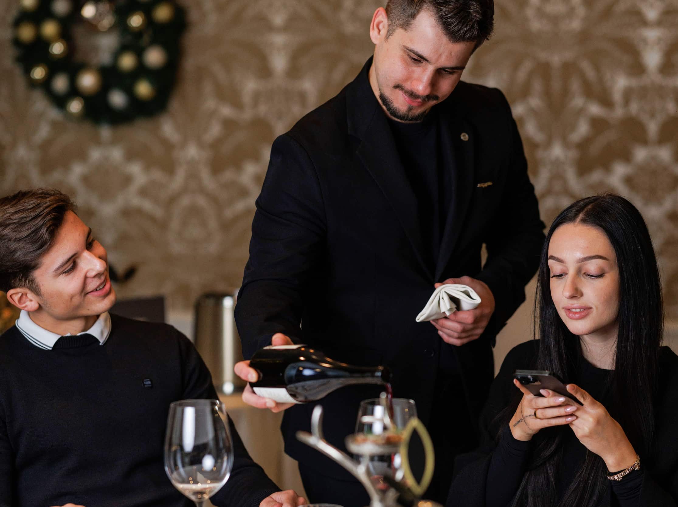 kincses-david-felszolgal