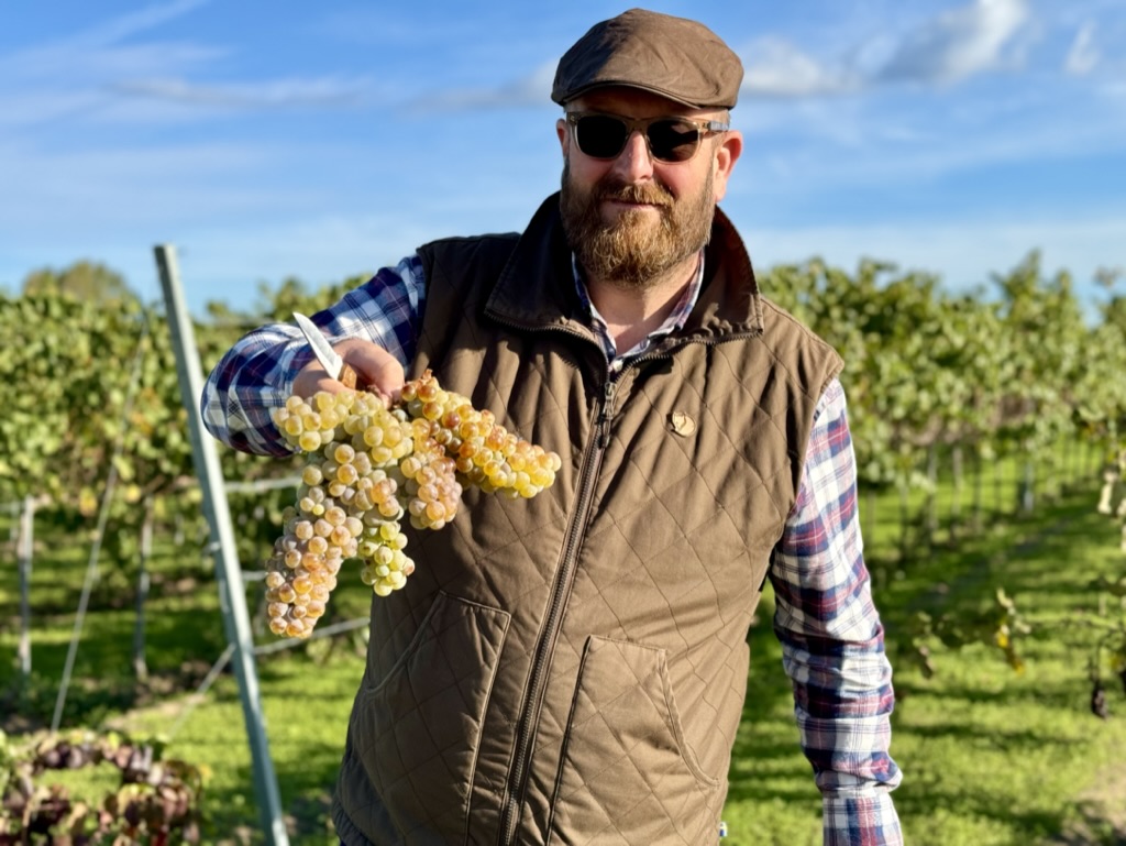 FC2C199A-854C-42FF-8486-0F6AEF1CA32D_1_105_c